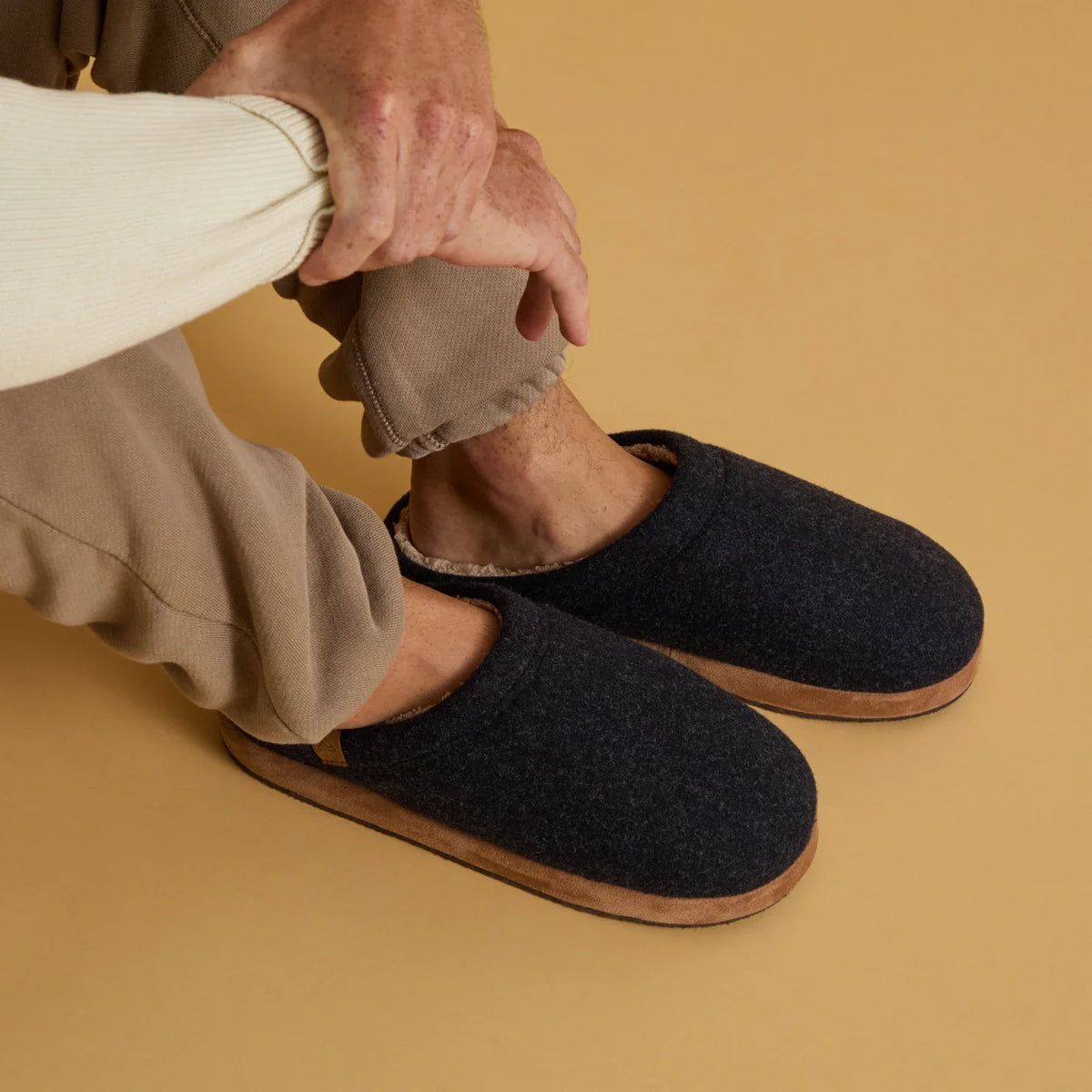 Reef Eventide Slipper - Black Wool