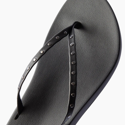 Reef Cushion Slim Studs - Black