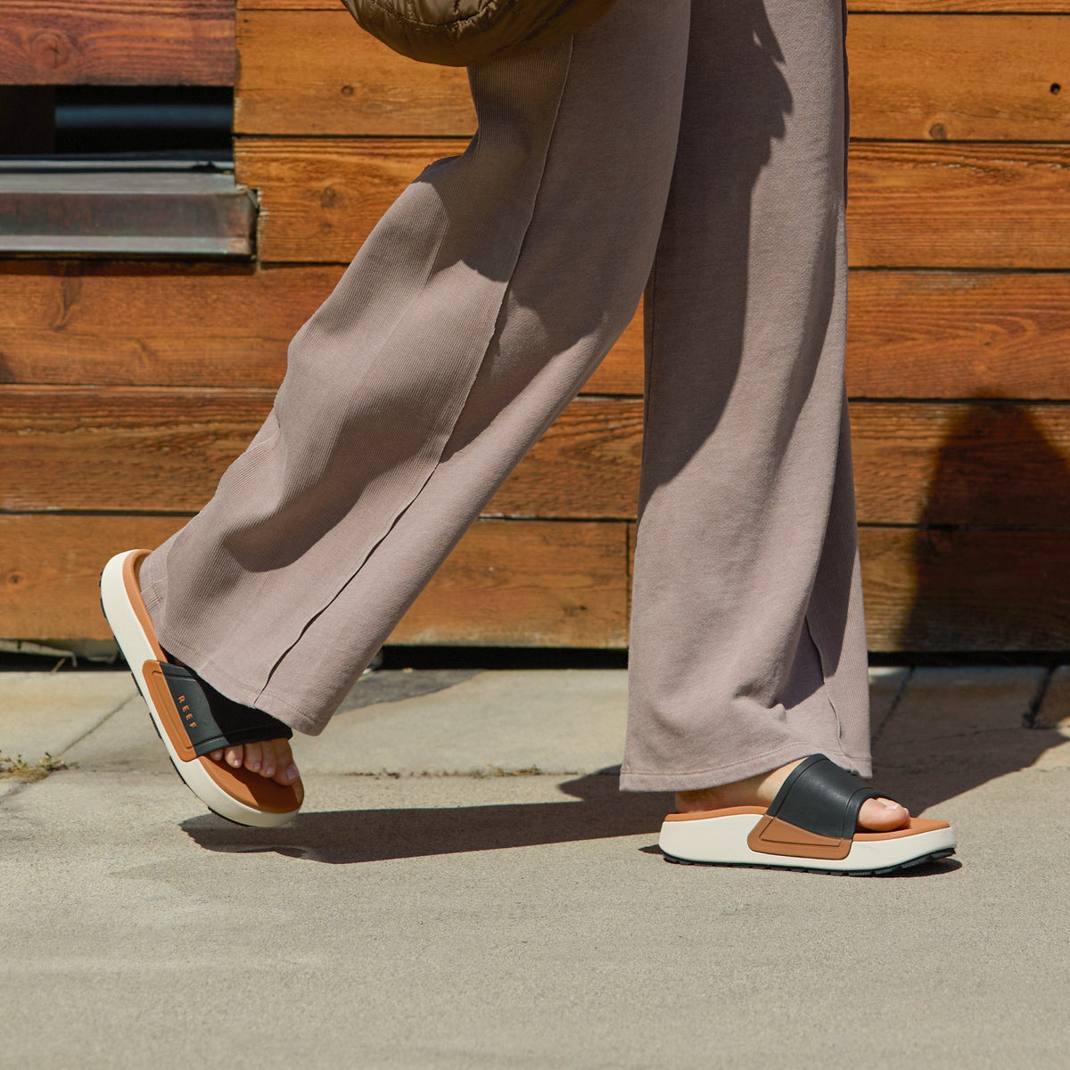 Reef Sydnee Cutback Low - Black/Tan